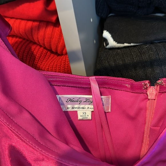 Hailey Logan by Adianna Papell fuschia one shoulder satiny dress size XS NWT - Picture 2 of 3